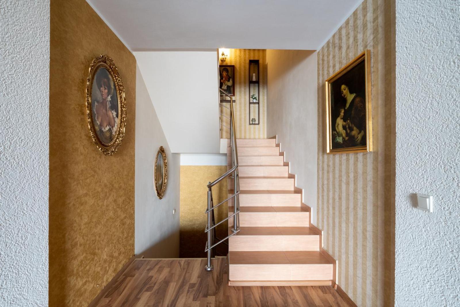 Farawayhomes Aparthotel Near Vienna Airport - Anytime Self Check-In 莱塔河畔布鲁克 外观 照片