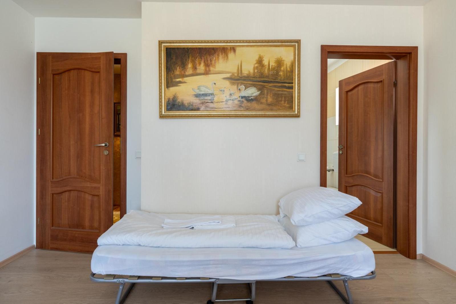 Farawayhomes Aparthotel Near Vienna Airport - Anytime Self Check-In 莱塔河畔布鲁克 外观 照片